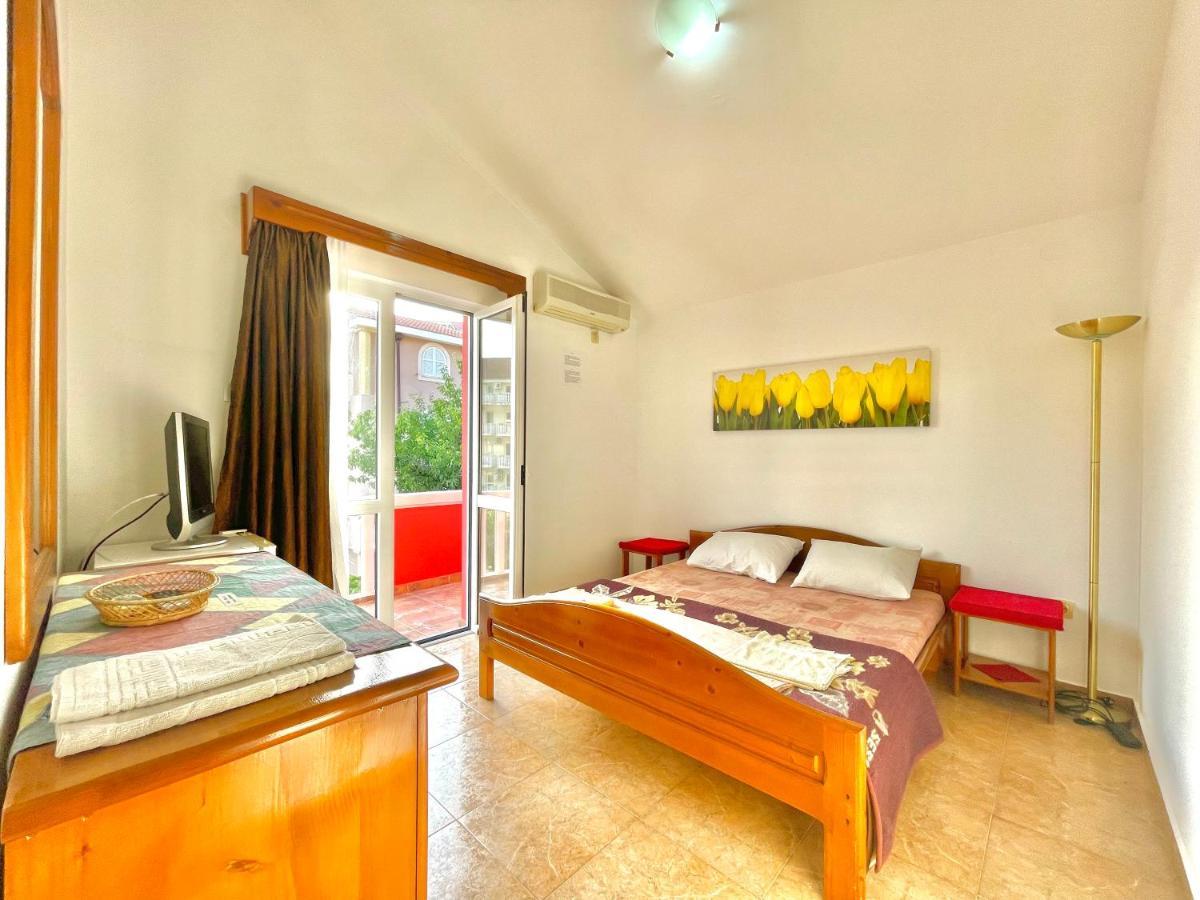 Vila L Budva Hotel Bagian luar foto
