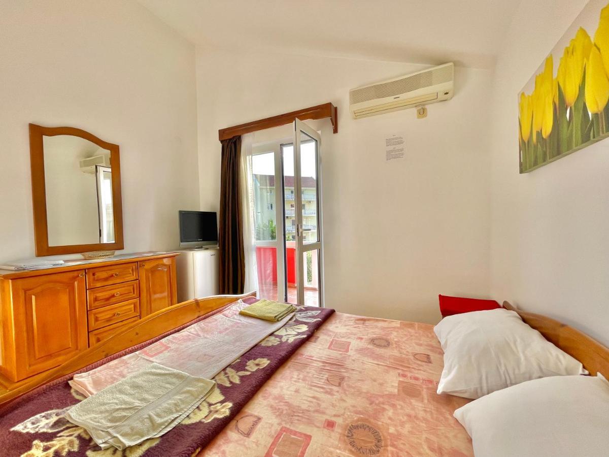 Vila L Budva Hotel Bagian luar foto