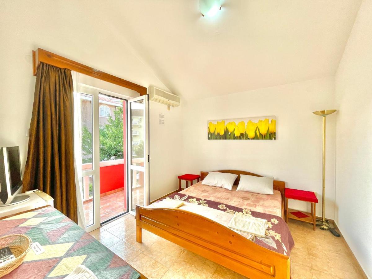 Vila L Budva Hotel Bagian luar foto