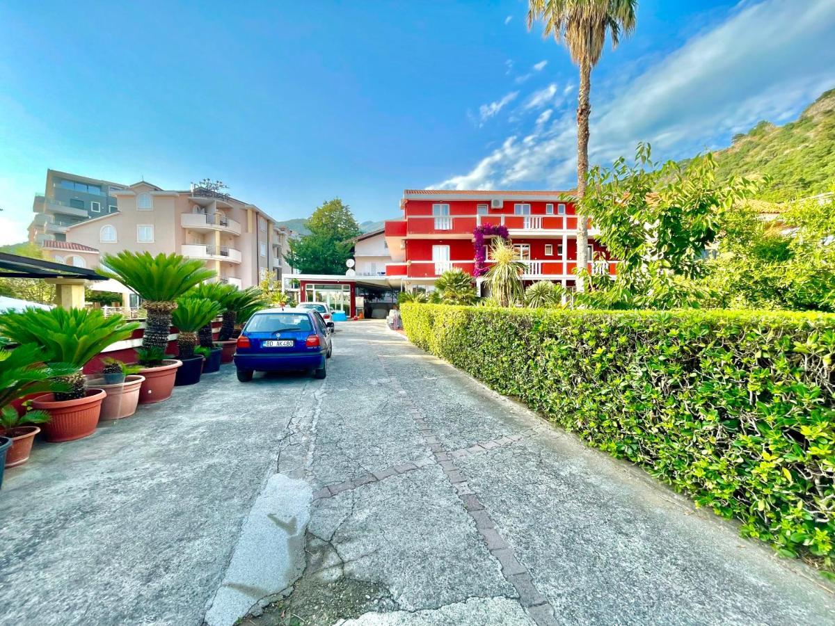 Vila L Budva Hotel Bagian luar foto