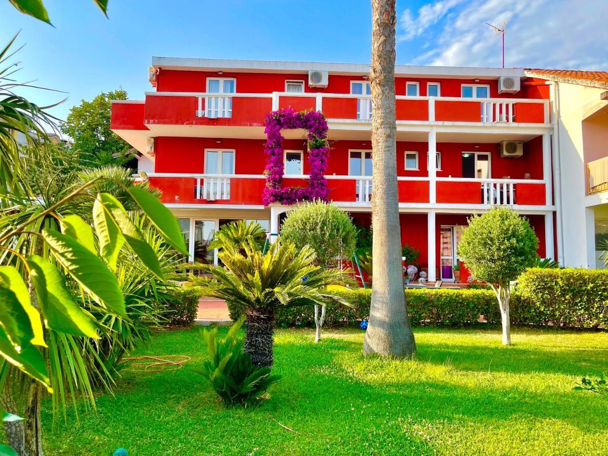 Vila L Budva Hotel Bagian luar foto