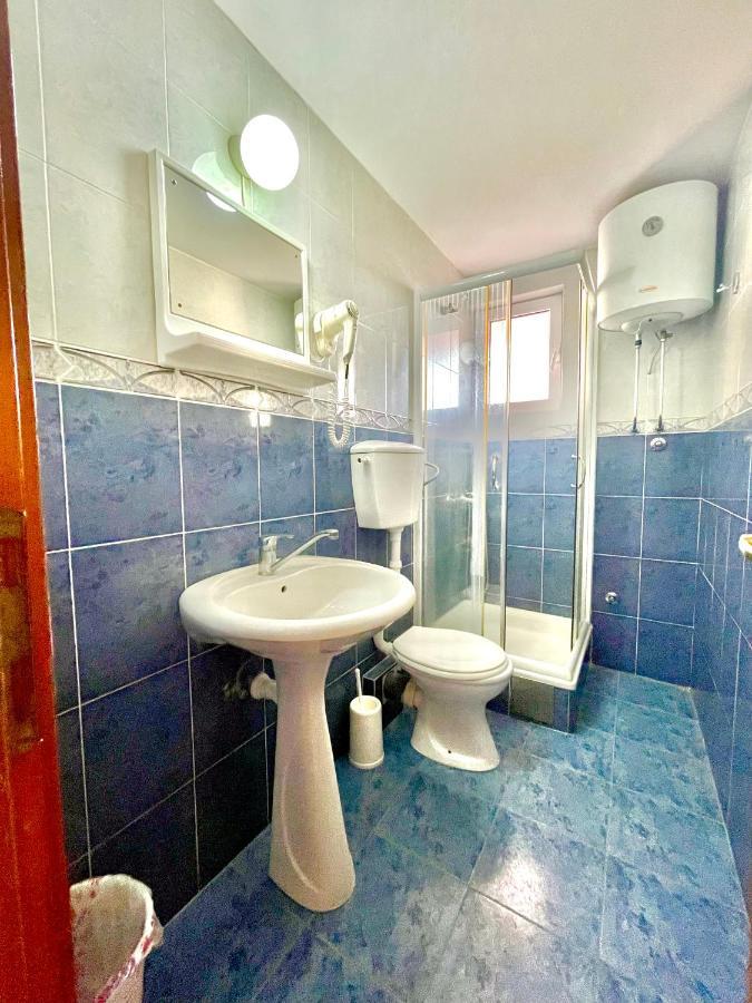 Vila L Budva Hotel Bagian luar foto