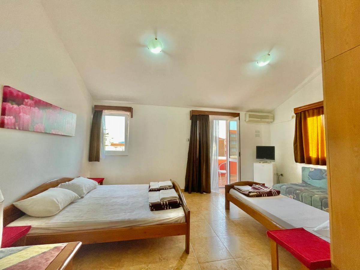 Vila L Budva Hotel Bagian luar foto