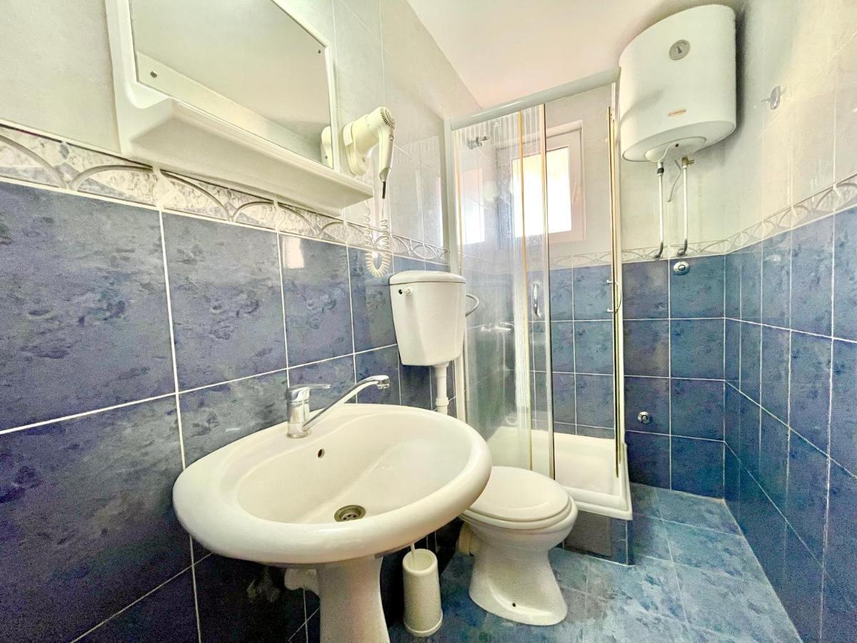 Vila L Budva Hotel Bagian luar foto
