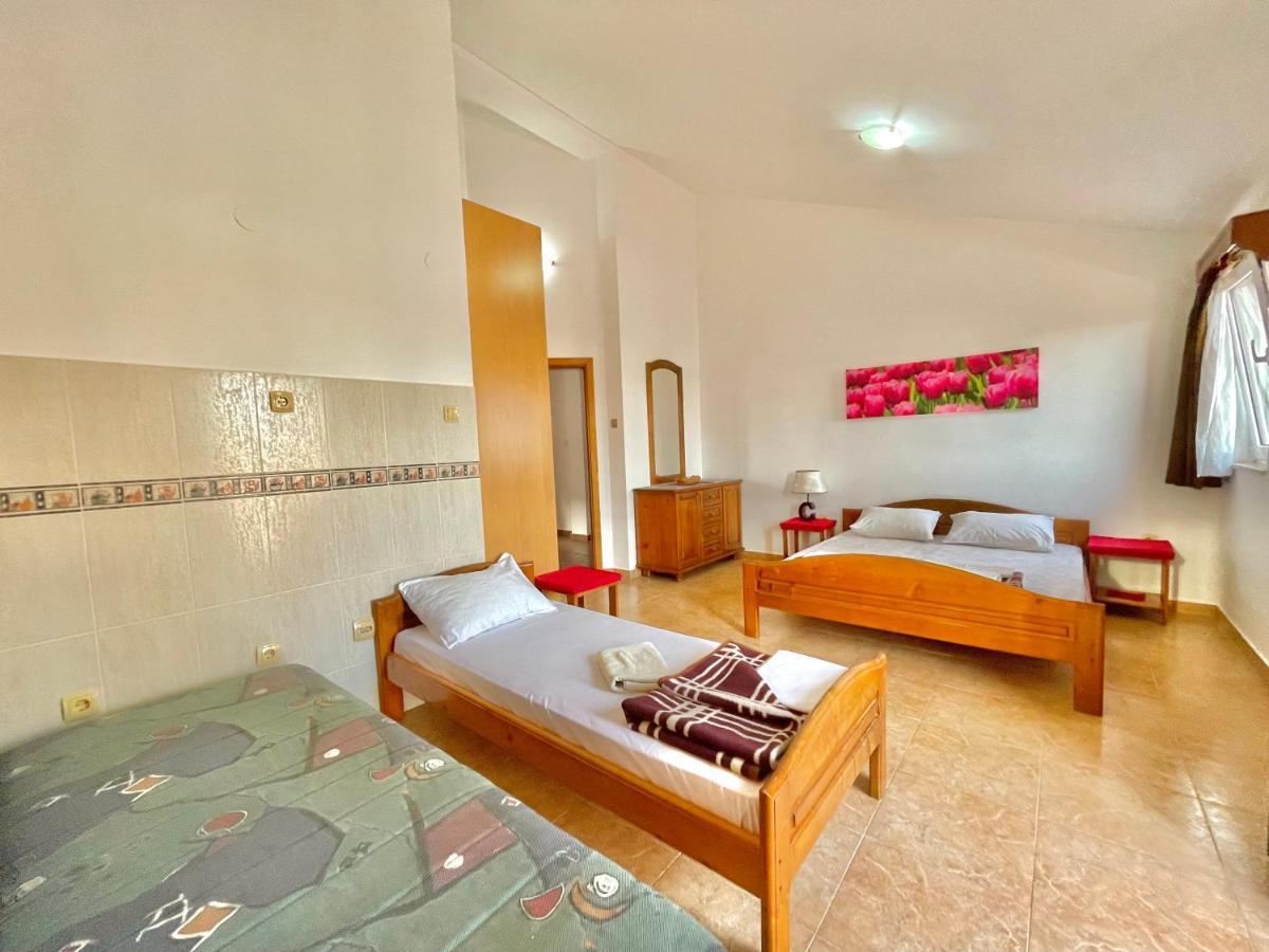 Vila L Budva Hotel Bagian luar foto