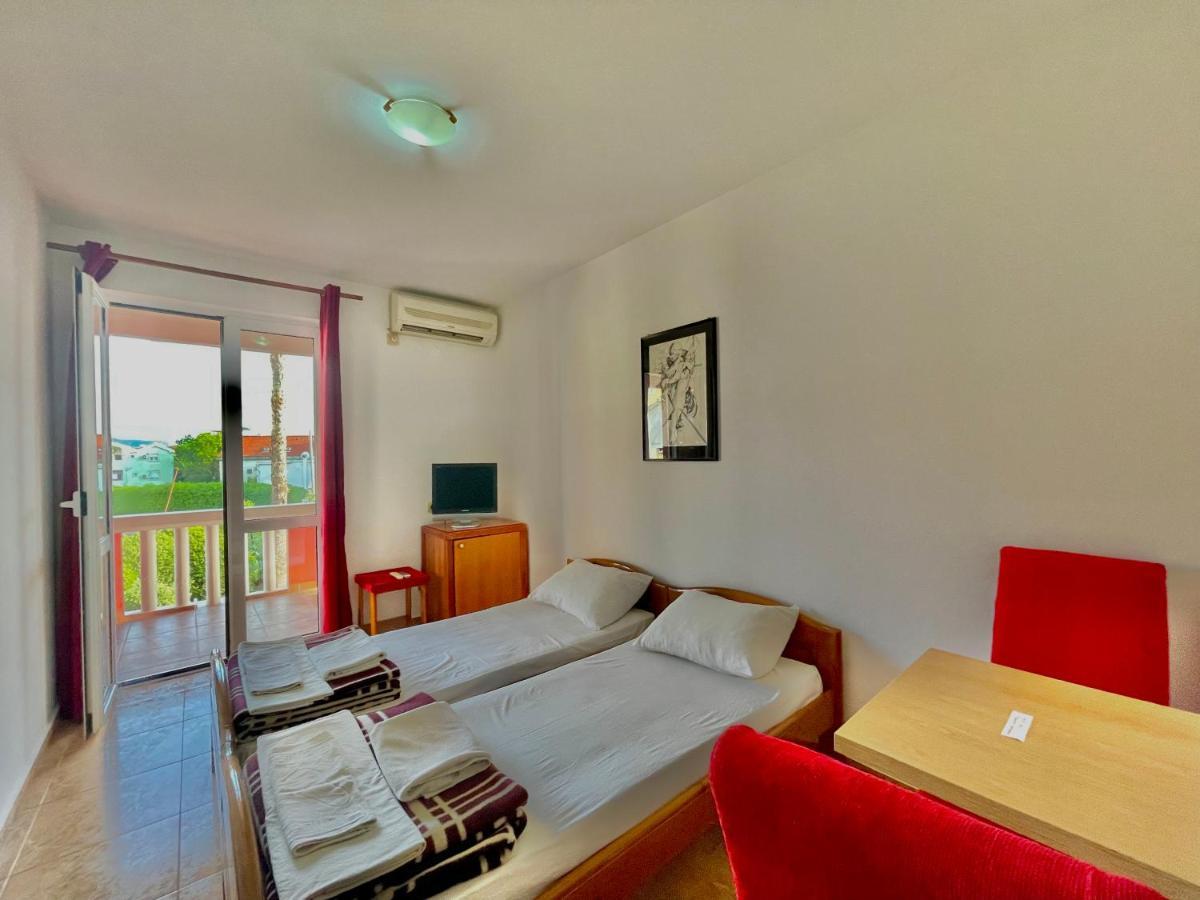 Vila L Budva Hotel Bagian luar foto