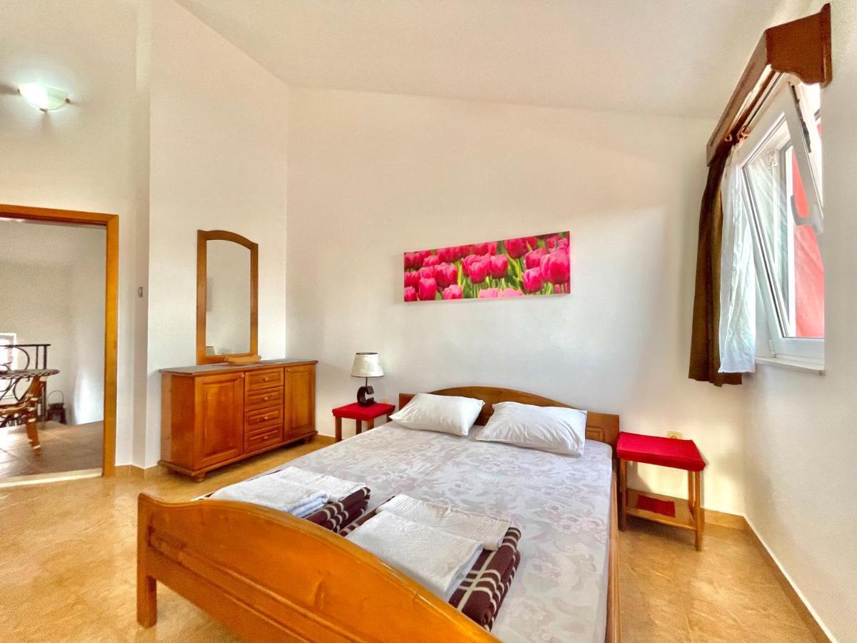 Vila L Budva Hotel Bagian luar foto