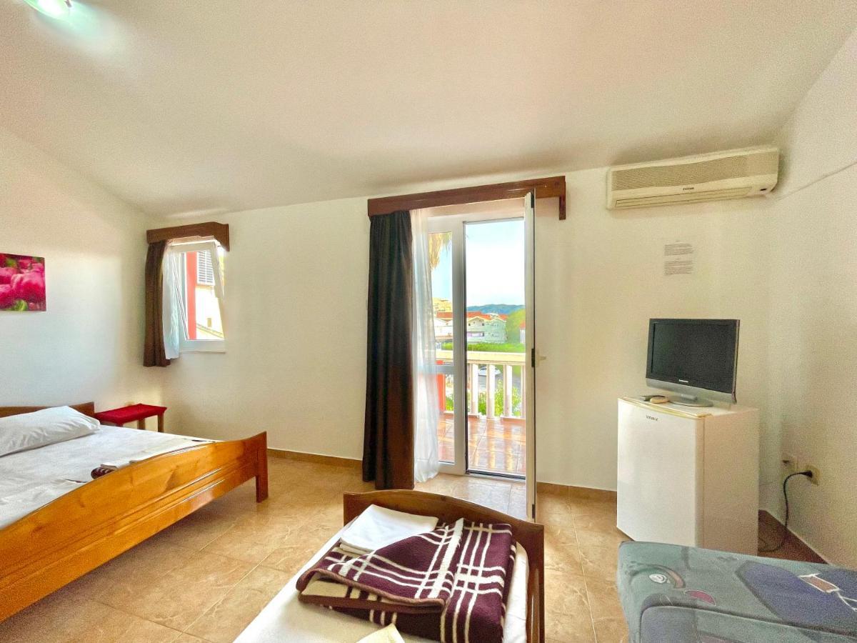 Vila L Budva Hotel Bagian luar foto