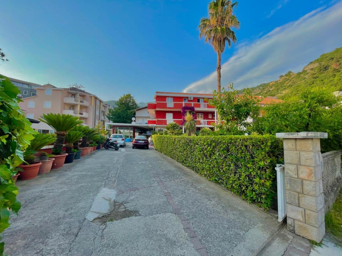 Vila L Budva Hotel Bagian luar foto