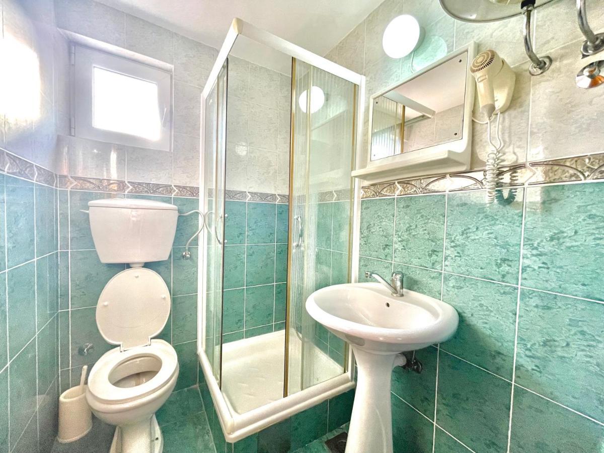 Vila L Budva Hotel Bagian luar foto