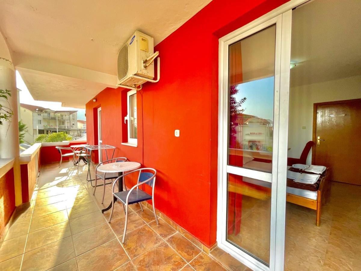 Vila L Budva Hotel Bagian luar foto