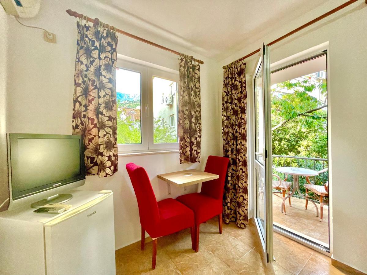 Vila L Budva Hotel Bagian luar foto