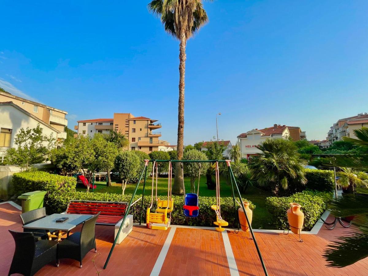 Vila L Budva Hotel Bagian luar foto