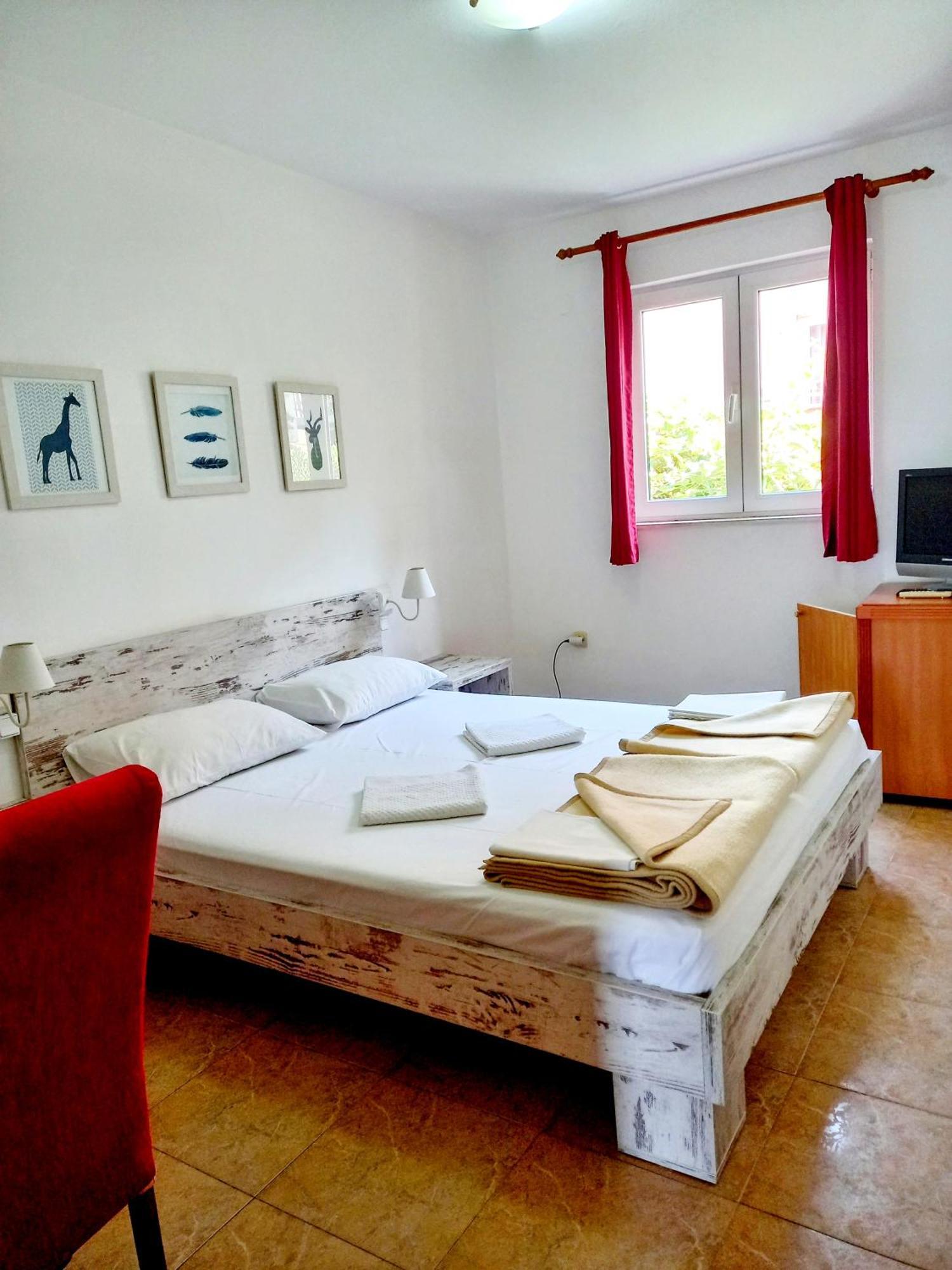 Vila L Budva Hotel Bagian luar foto