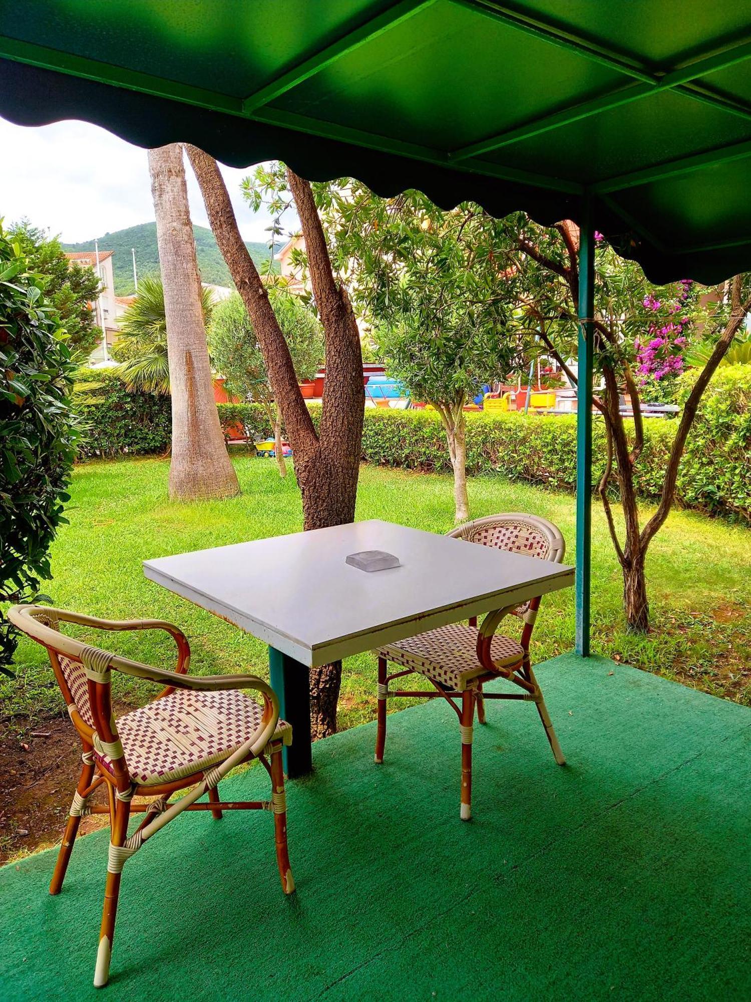 Vila L Budva Hotel Bagian luar foto